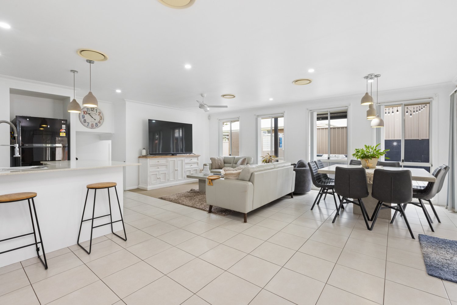 30 Laurie Drive RAWORTH 9