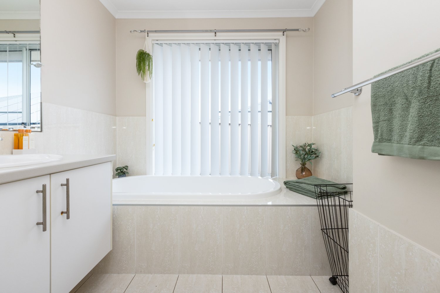 30 Laurie Drive RAWORTH 24