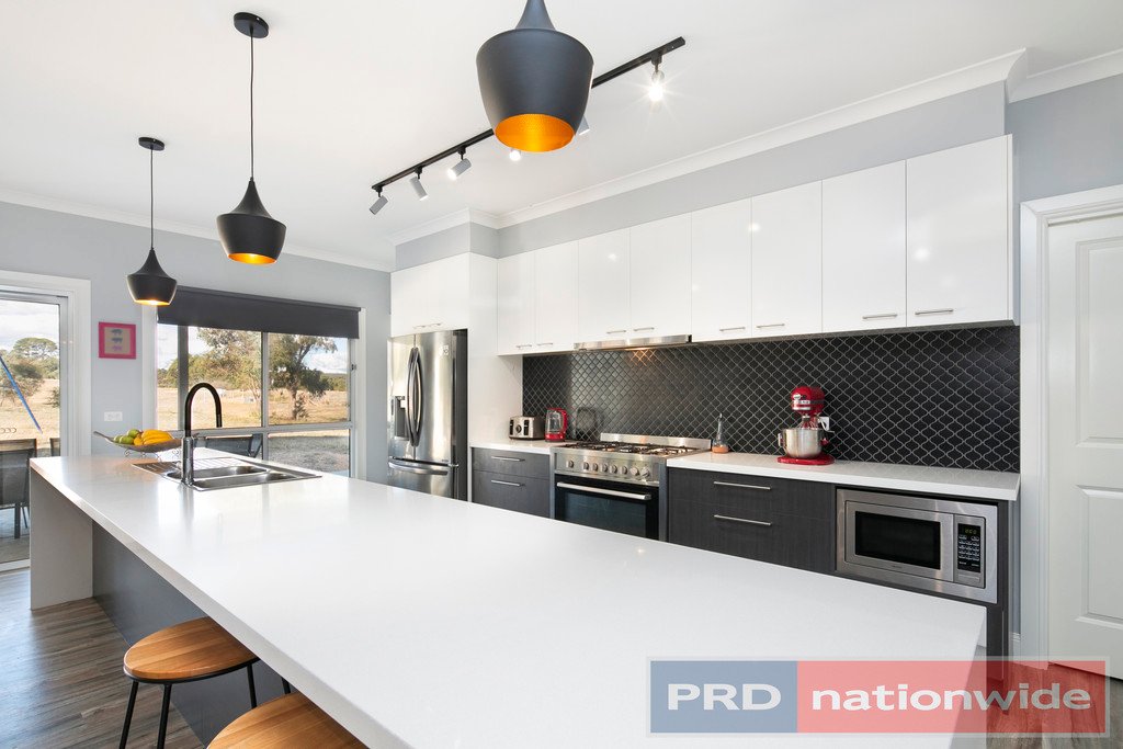 30 Leitch Road SCARSDALE 8