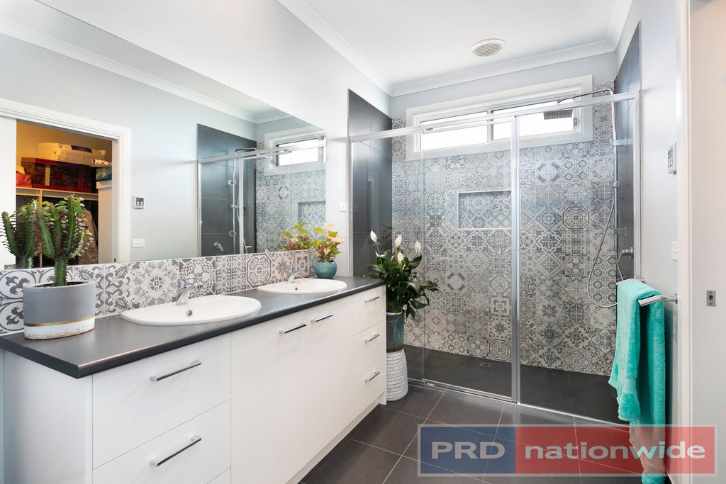 30 Leitch Road SCARSDALE 14