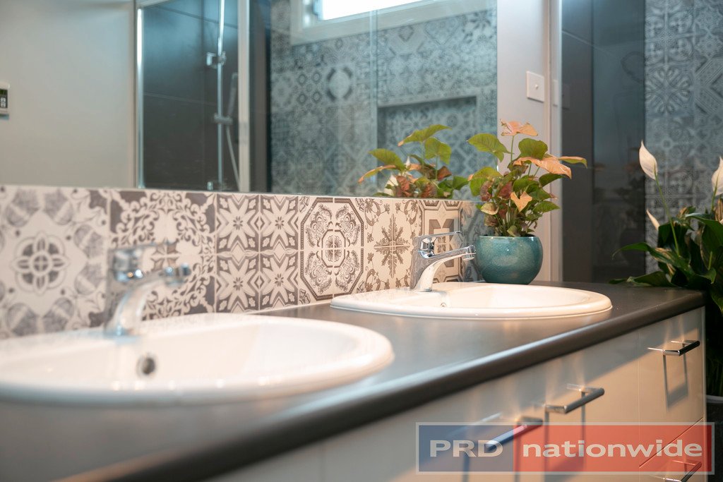 30 Leitch Road SCARSDALE 15