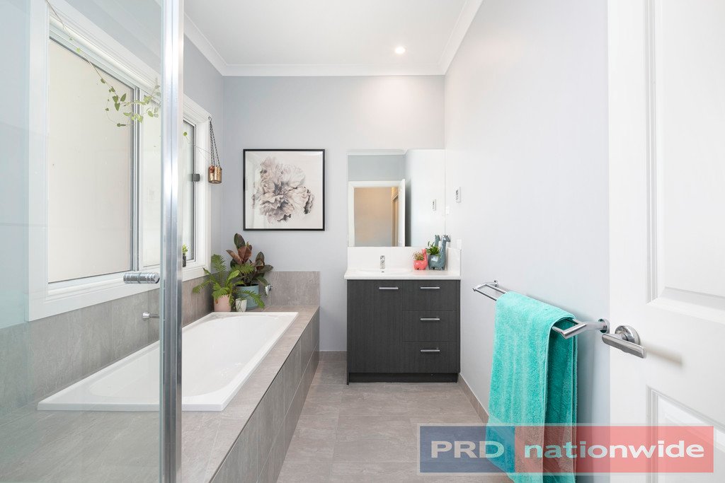 30 Leitch Road SCARSDALE 19