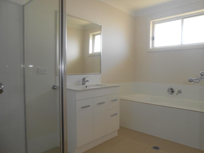 30 Leonora Crescent TAMWORTH 9