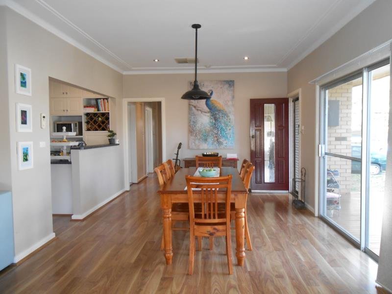 30 Levien Avenue TAMWORTH 4