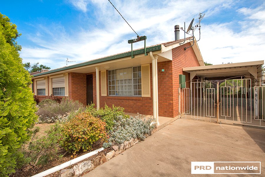 30 Maxwell Street TAMWORTH 2