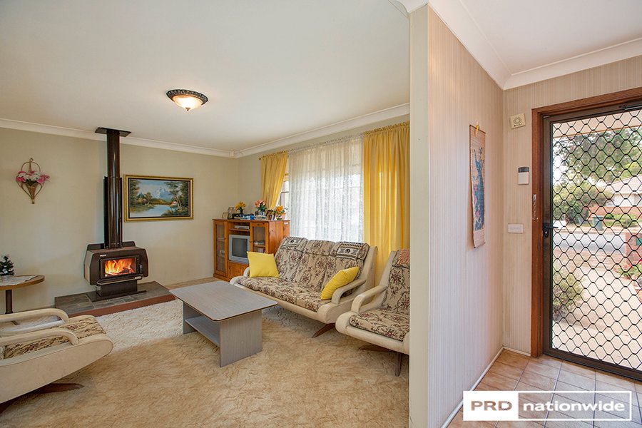 30 Maxwell Street TAMWORTH 3