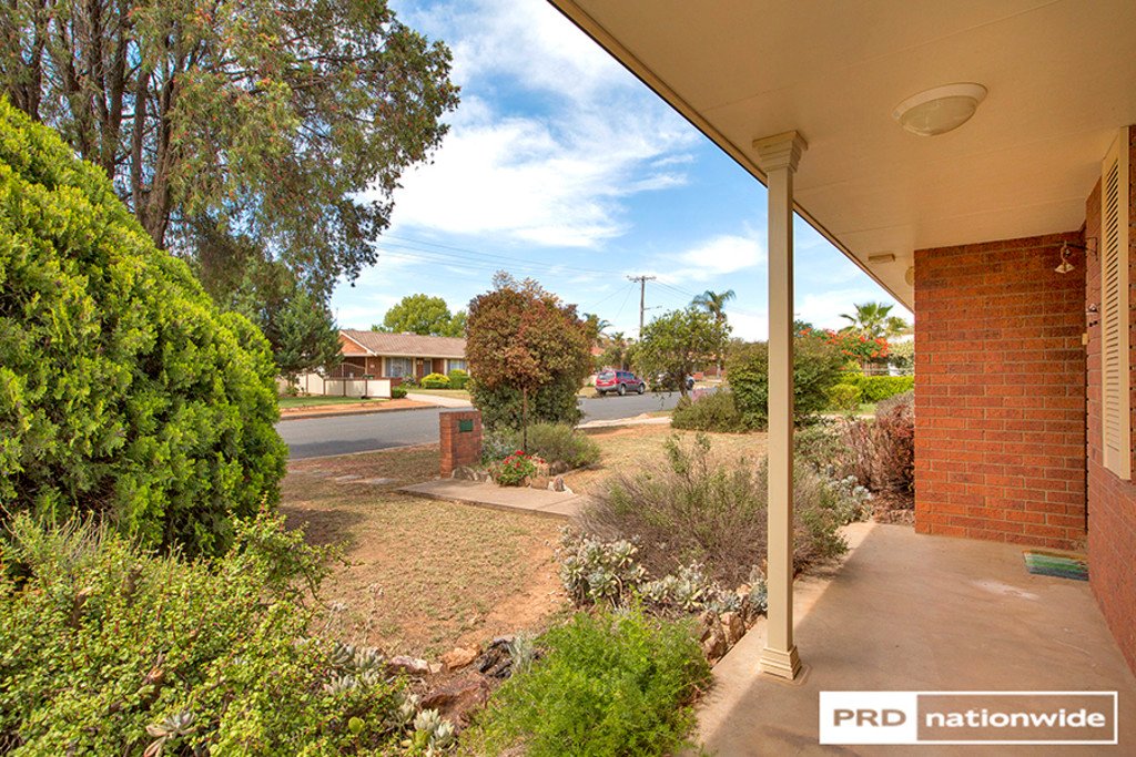 30 Maxwell Street TAMWORTH 11