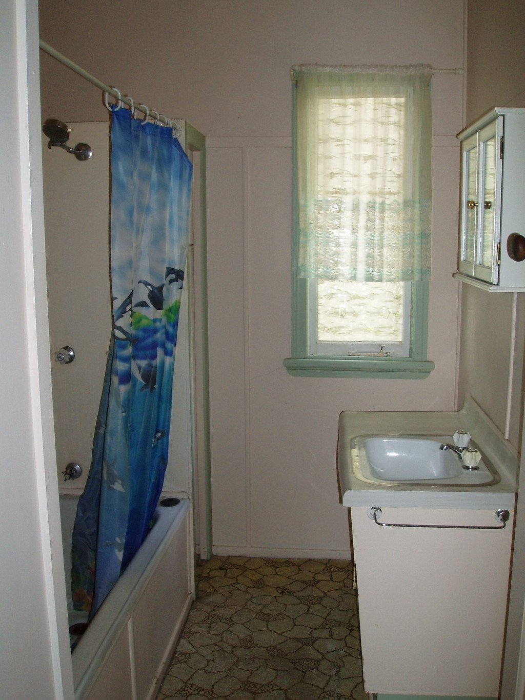 30 Meymot Street BANYO 4