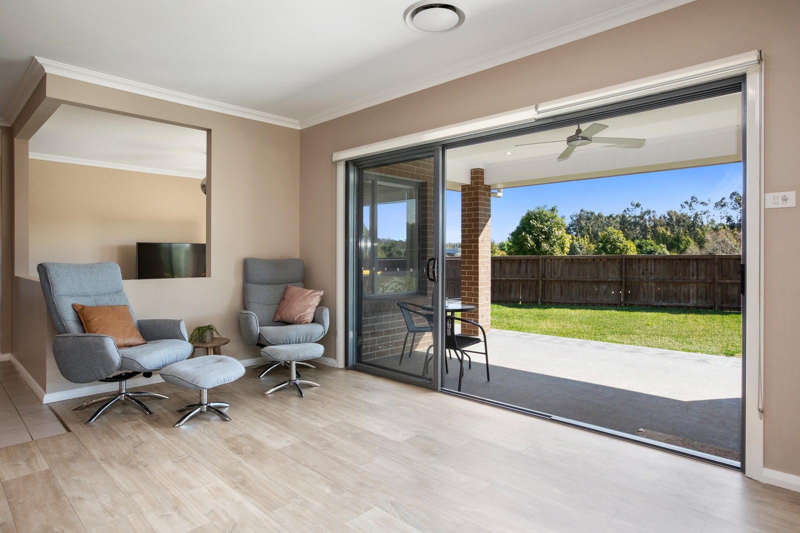 30 Midfield Close RUTHERFORD 10