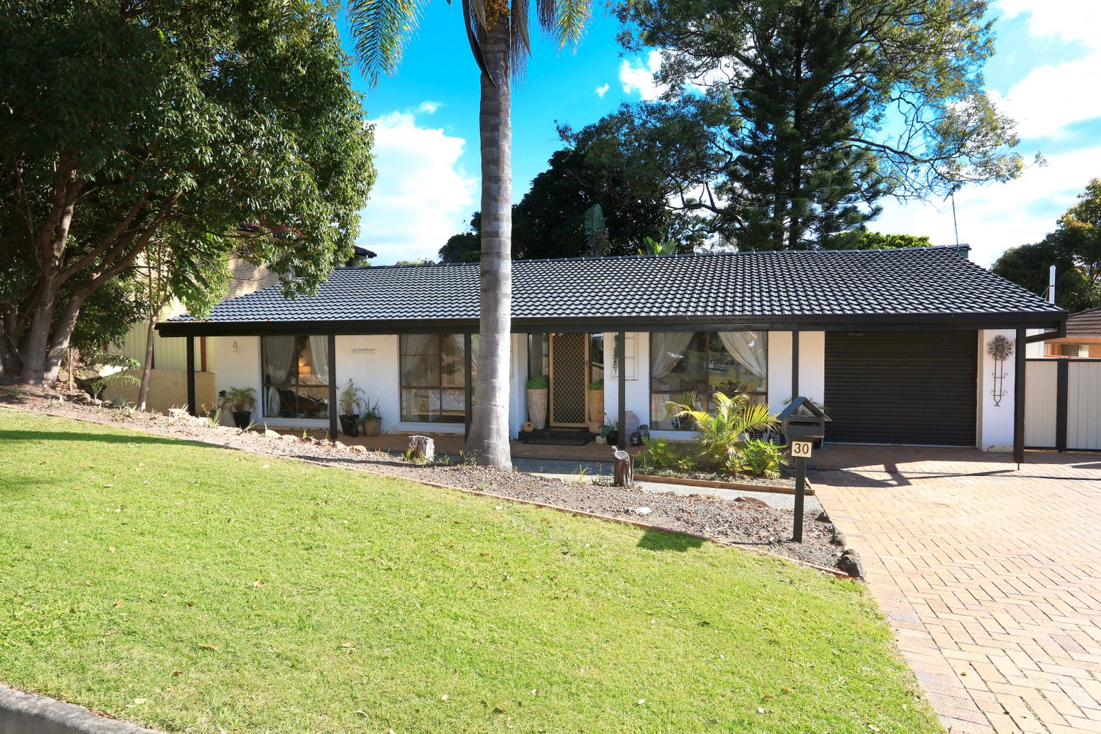 30 Murrumba Drive ASHMORE 21