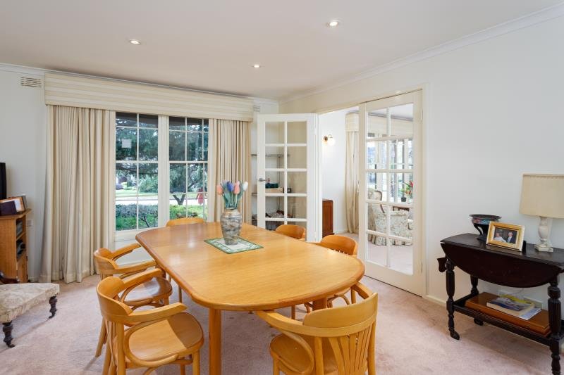 30 Norfolk Avenue LAKE ALBERT 3