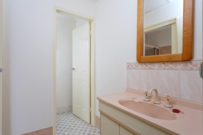 30 Norfolk Avenue LAKE ALBERT 6