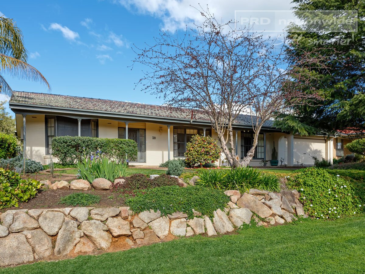 30 Norfolk Avenue LAKE ALBERT 1