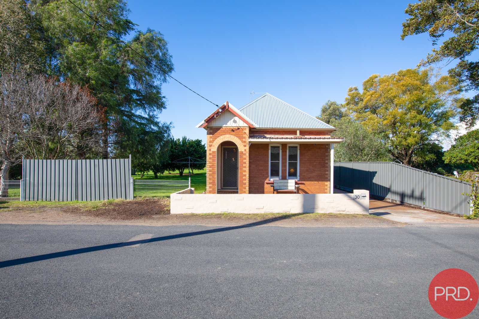 30 Oakhampton Road OAKHAMPTON 23