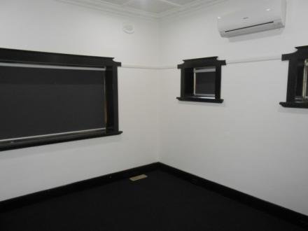 Gallery: 30 O'Loughlan Street