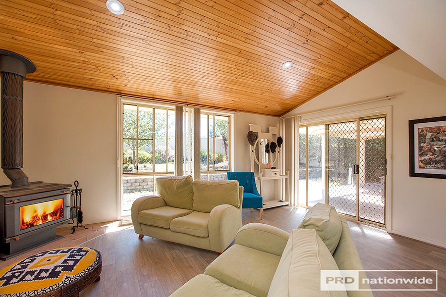 30 Overlanders Way TAMWORTH 7