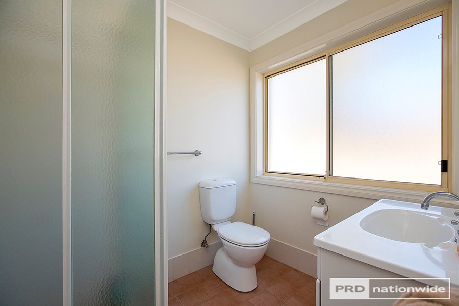 30 Overlanders Way TAMWORTH 12