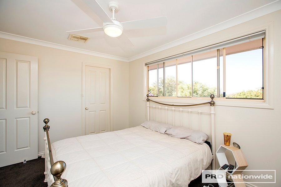 30 Overlanders Way TAMWORTH 15