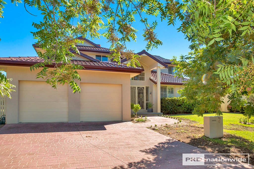 30 Overlanders Way TAMWORTH 19