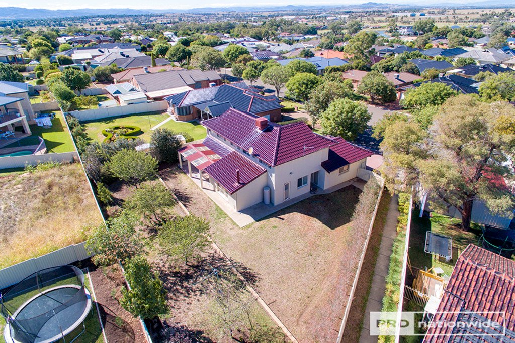 30 Overlanders Way TAMWORTH 23