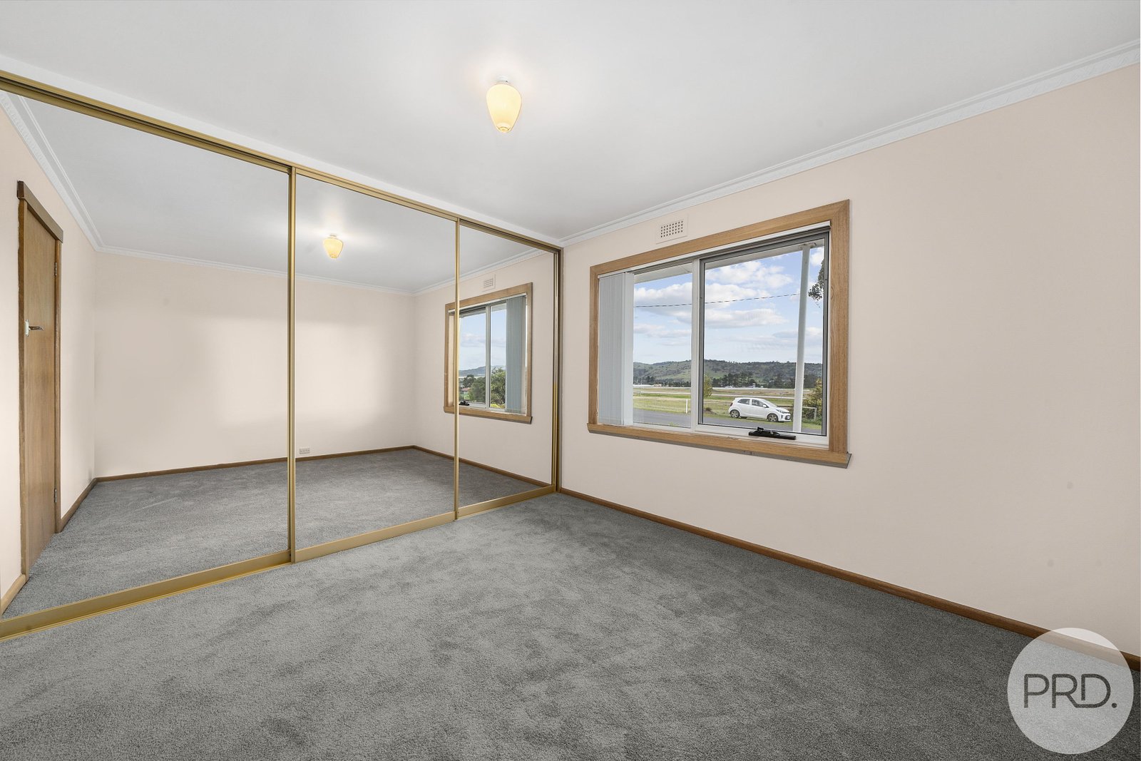 30 Racecourse Road BRIGHTON 8