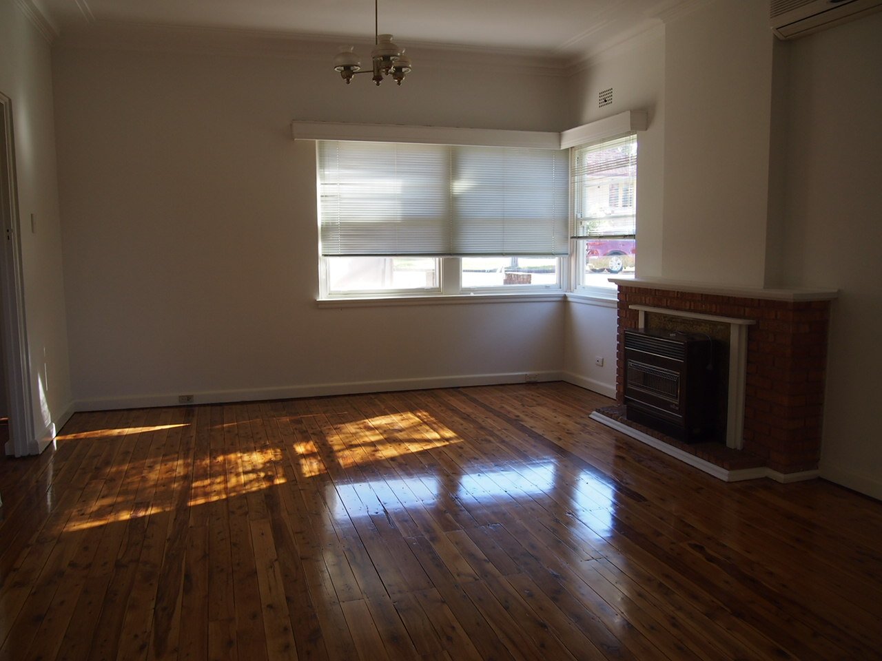 30 Renown Ave  OATLEY 5