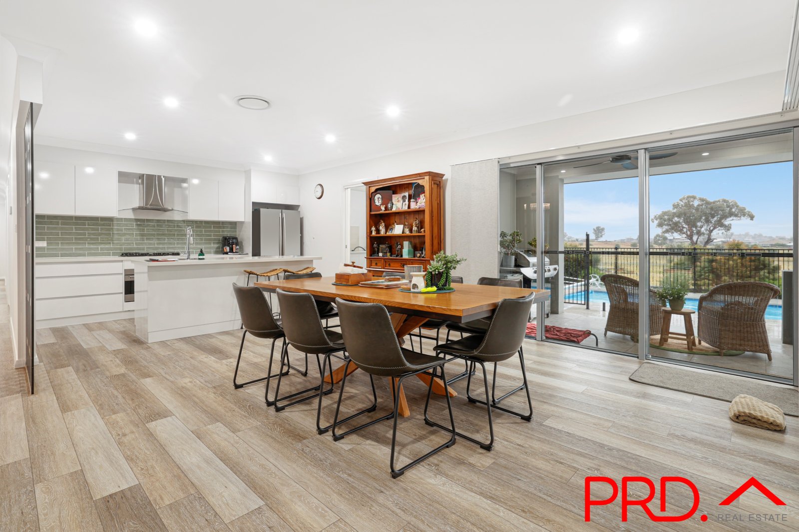 30 Rodeo Drive TAMWORTH 8