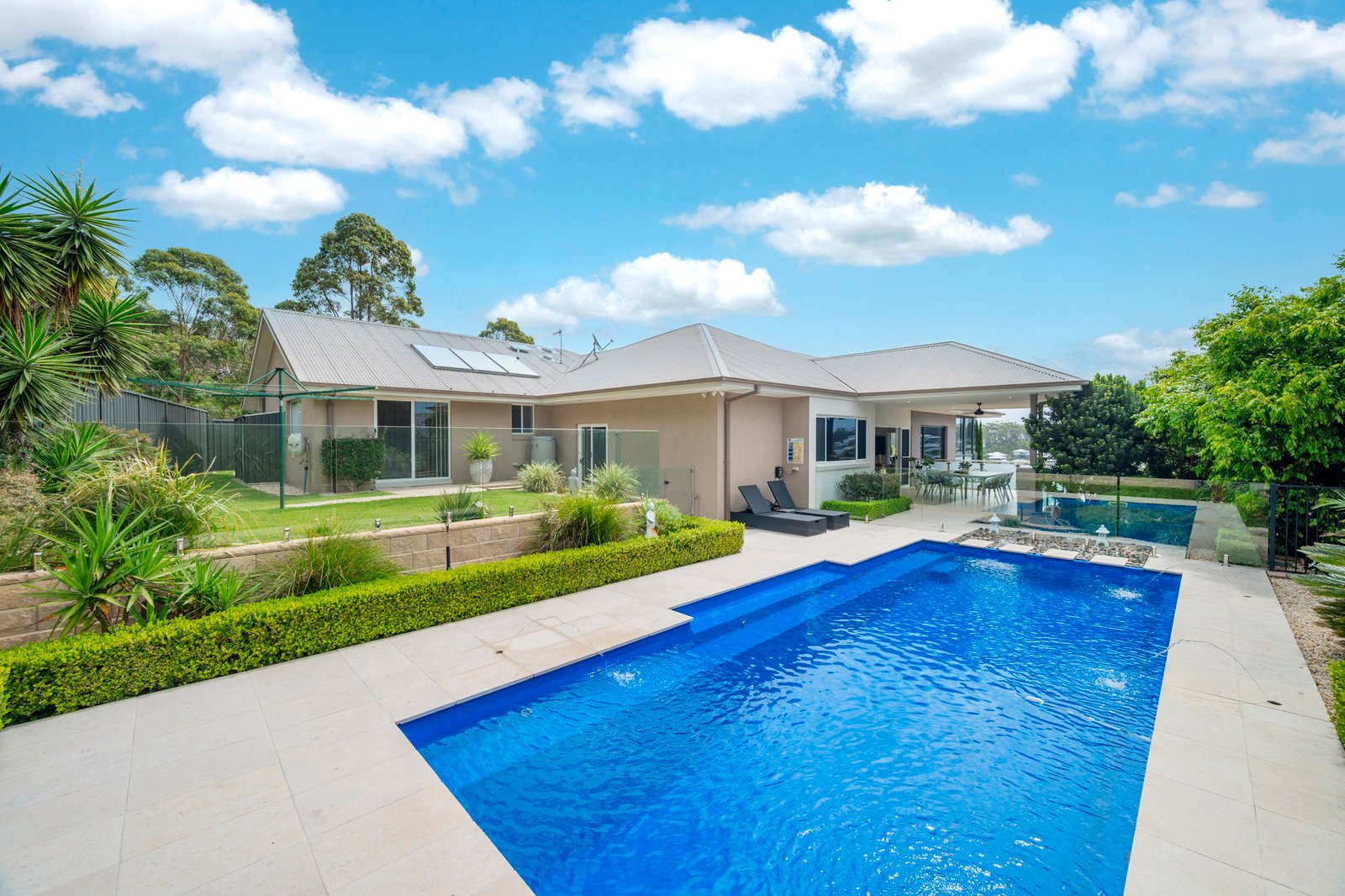 30 Saratoga Avenue CORLETTE 1