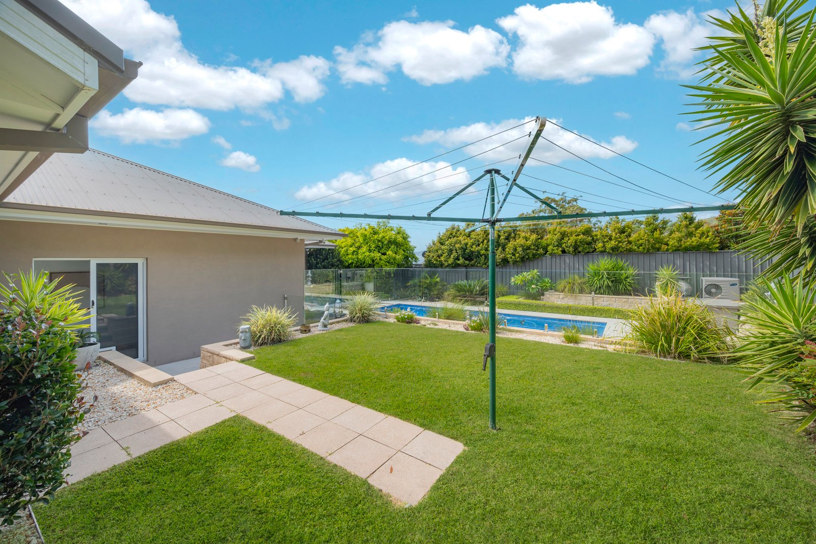 30 Saratoga Avenue CORLETTE 33