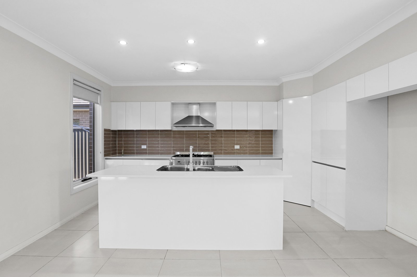 30 Server Ave  Jordan Springs 3