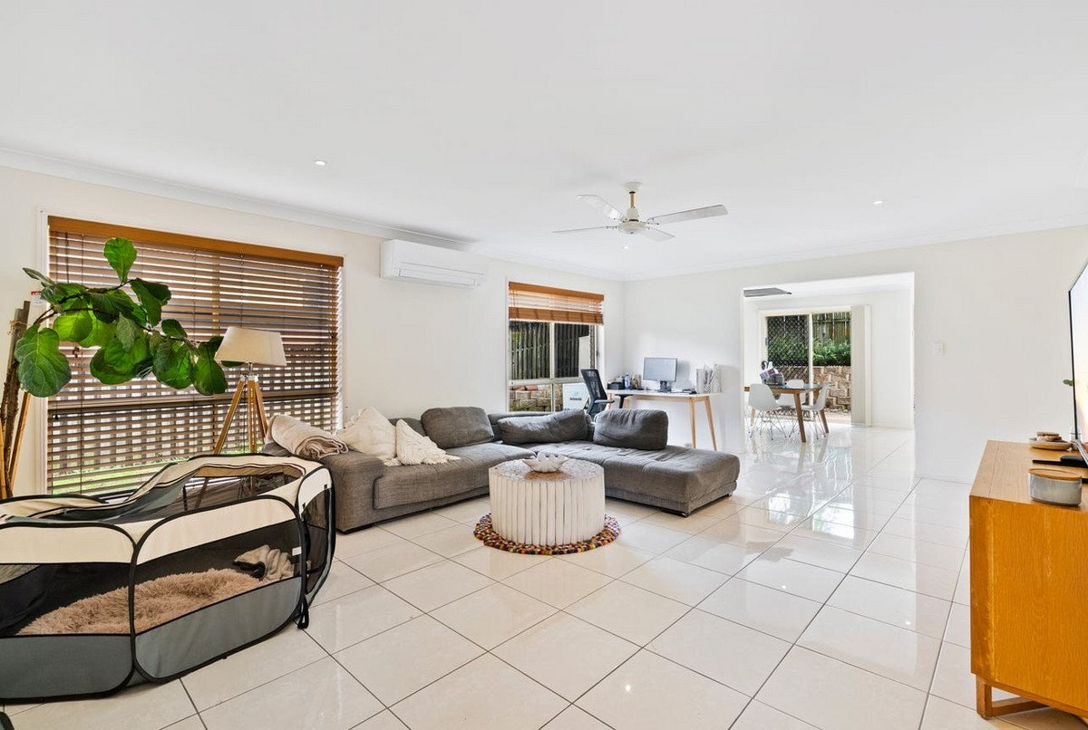 30 Sharscay Close Burleigh Heads 7