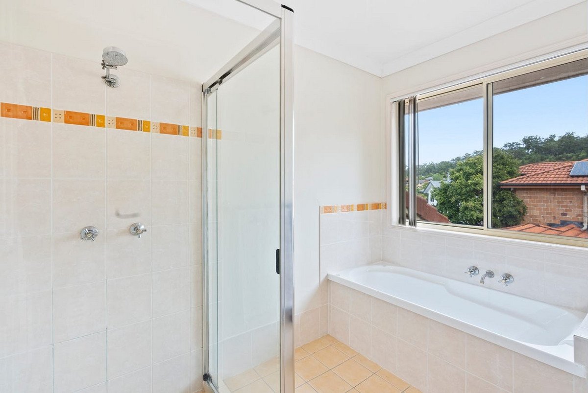 30 Sharscay Close Burleigh Heads 17