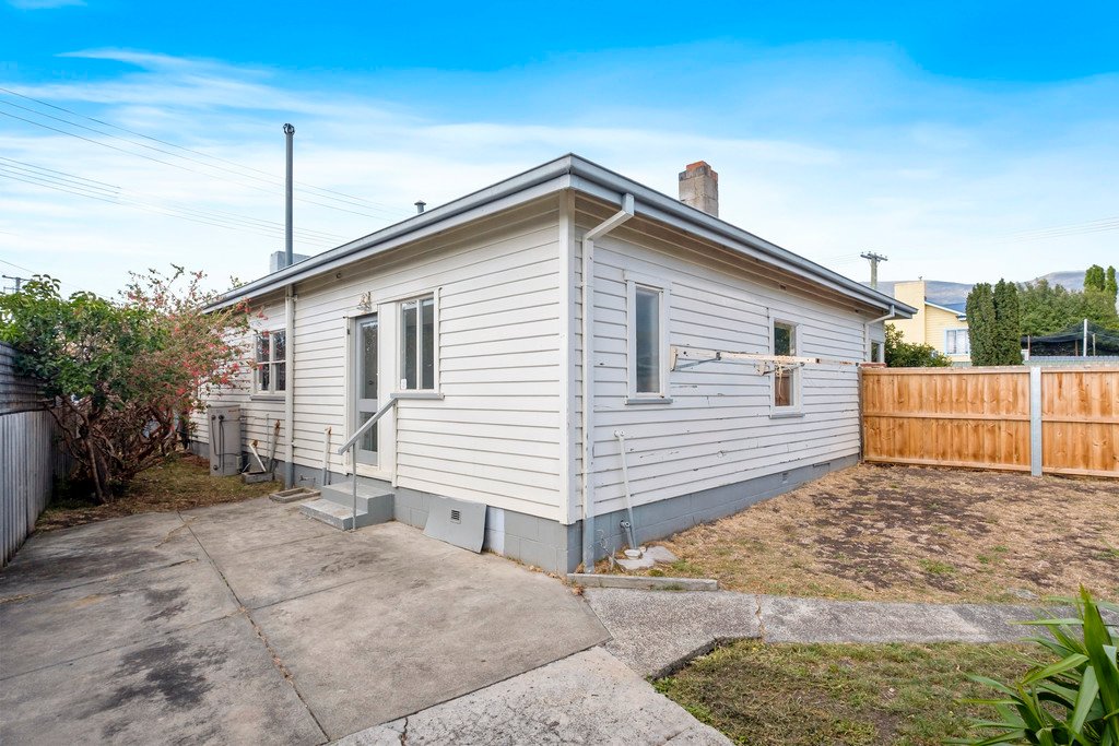 30 Springfield Avenue MOONAH 19