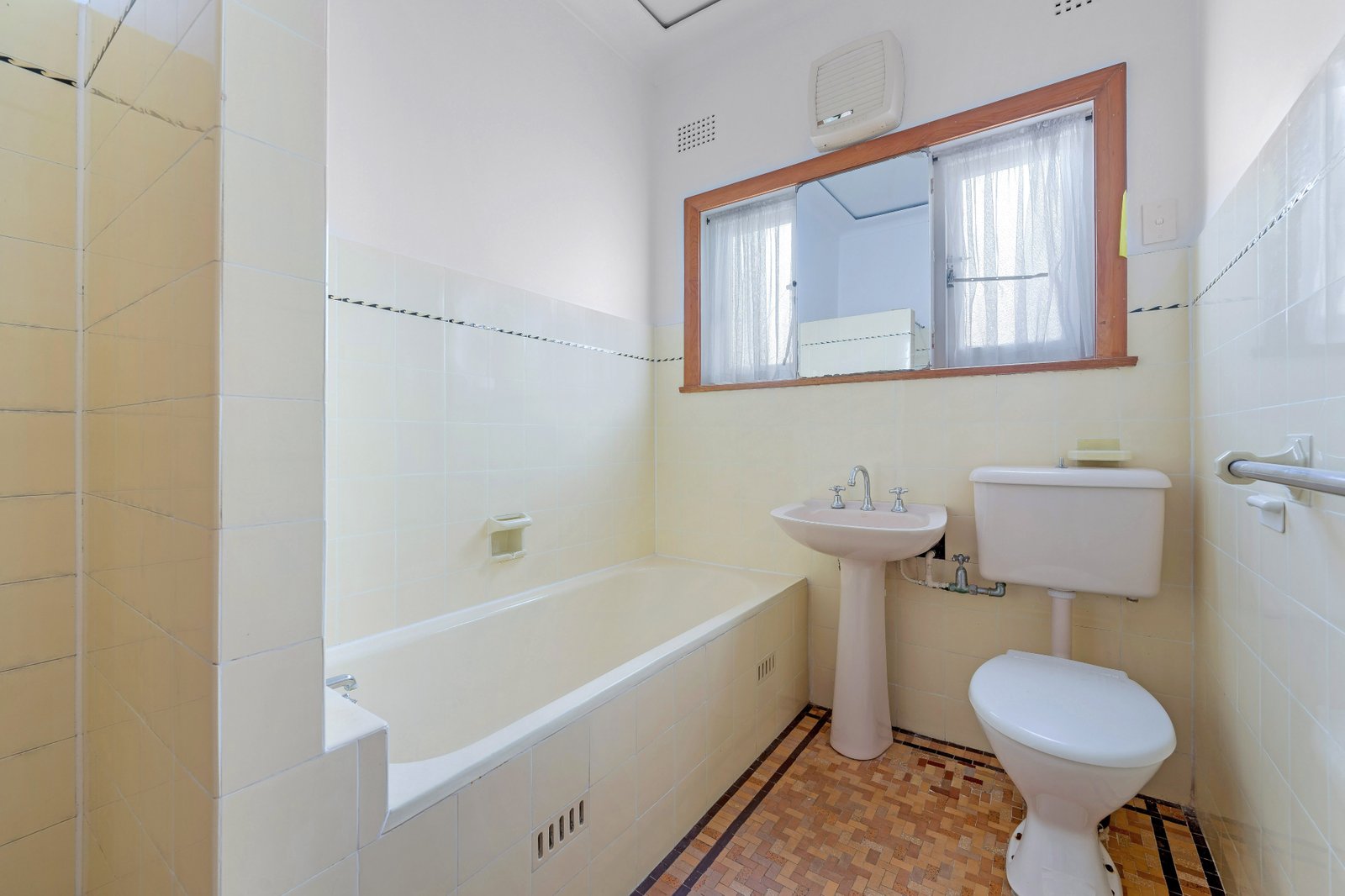 30 St Elmo Parade KINGSGROVE 5