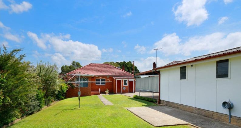 30 St Elmo Parade KINGSGROVE 6