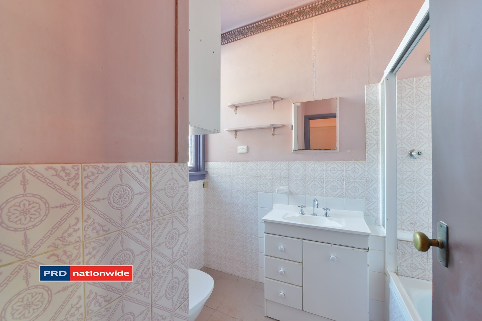 30 Stewart Avenue TAMWORTH 5