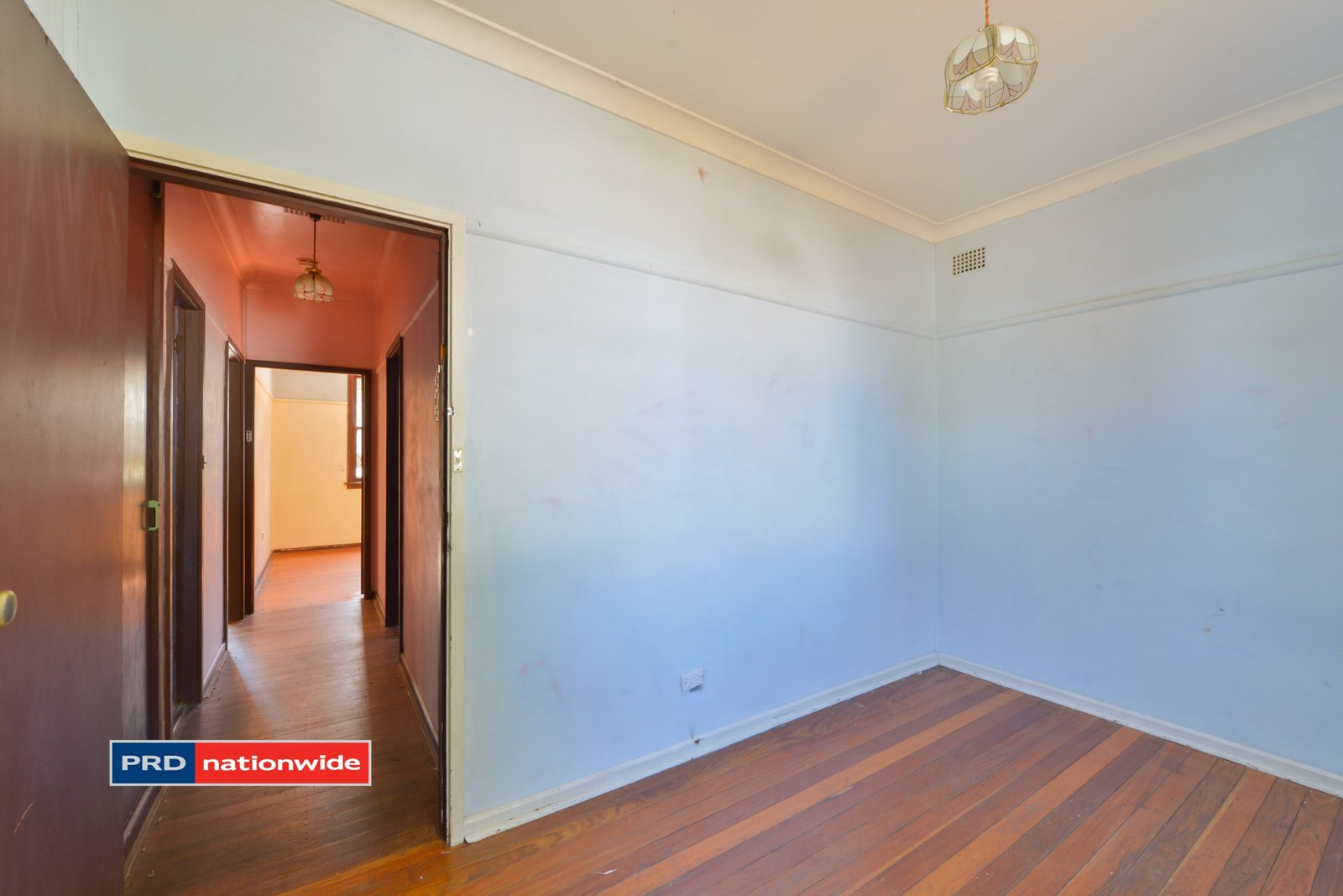 30 Stewart Avenue TAMWORTH 8