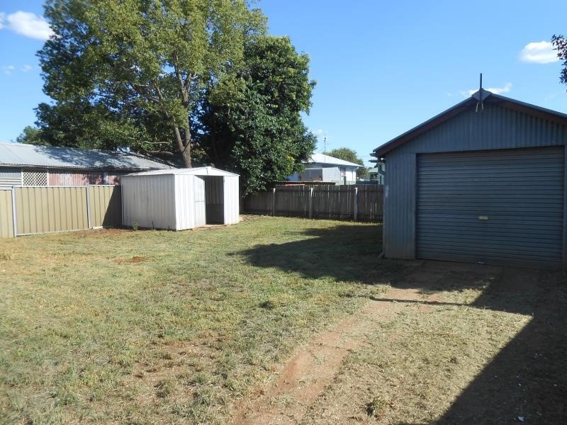 30 Stewart Avenue TAMWORTH 8