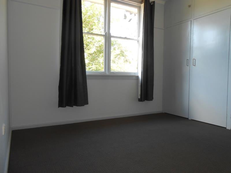 30 Stewart Avenue TAMWORTH 8