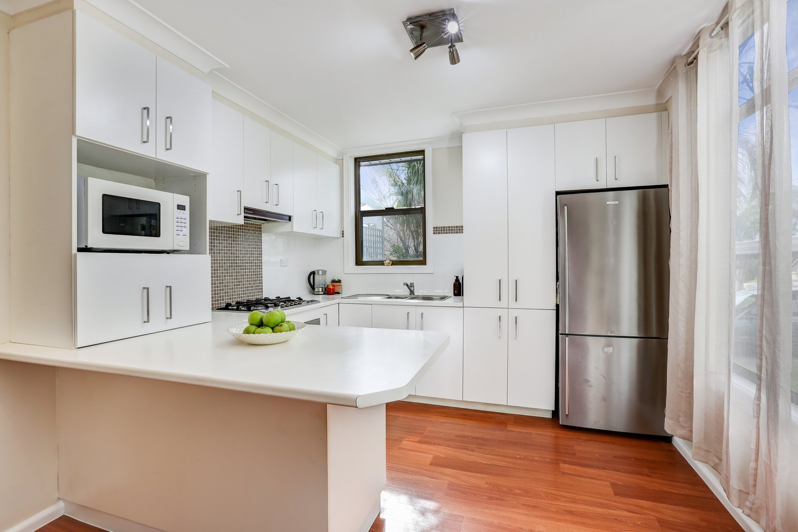 30 Stratford Road UNANDERRA 2