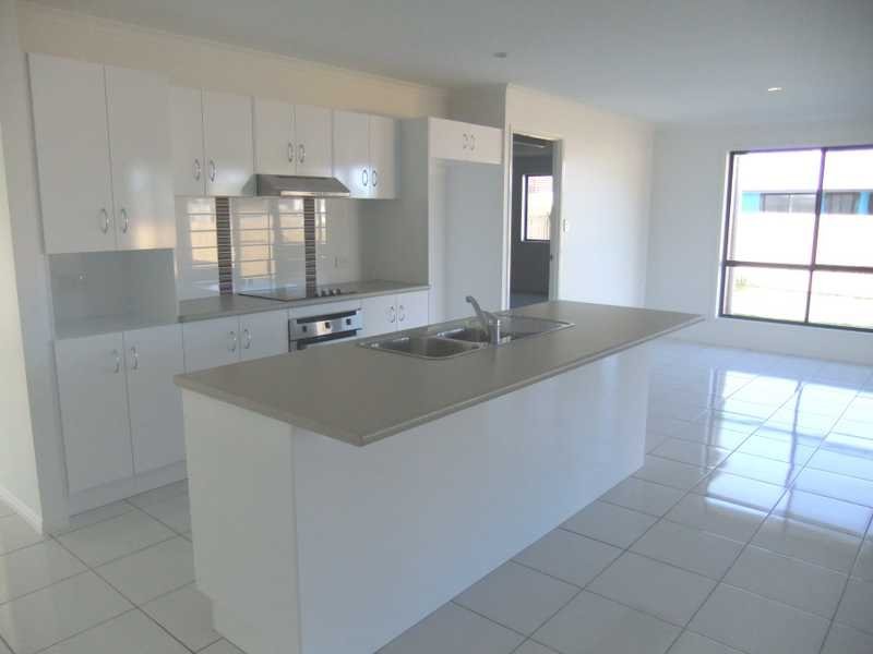 30 SURITA Court BOYNE ISLAND 2