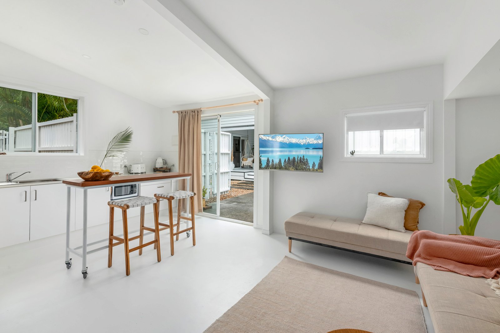 30 Tahiti Avenue PALM BEACH 13