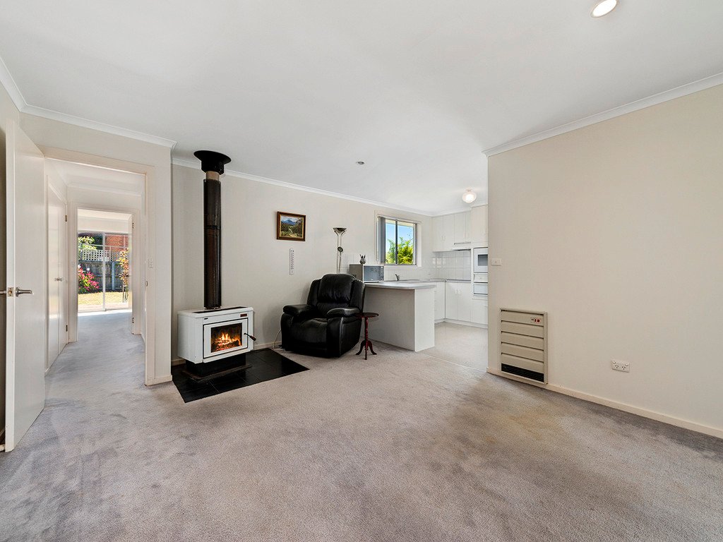 30 Thistle Down  HUNTINGFIELD 6