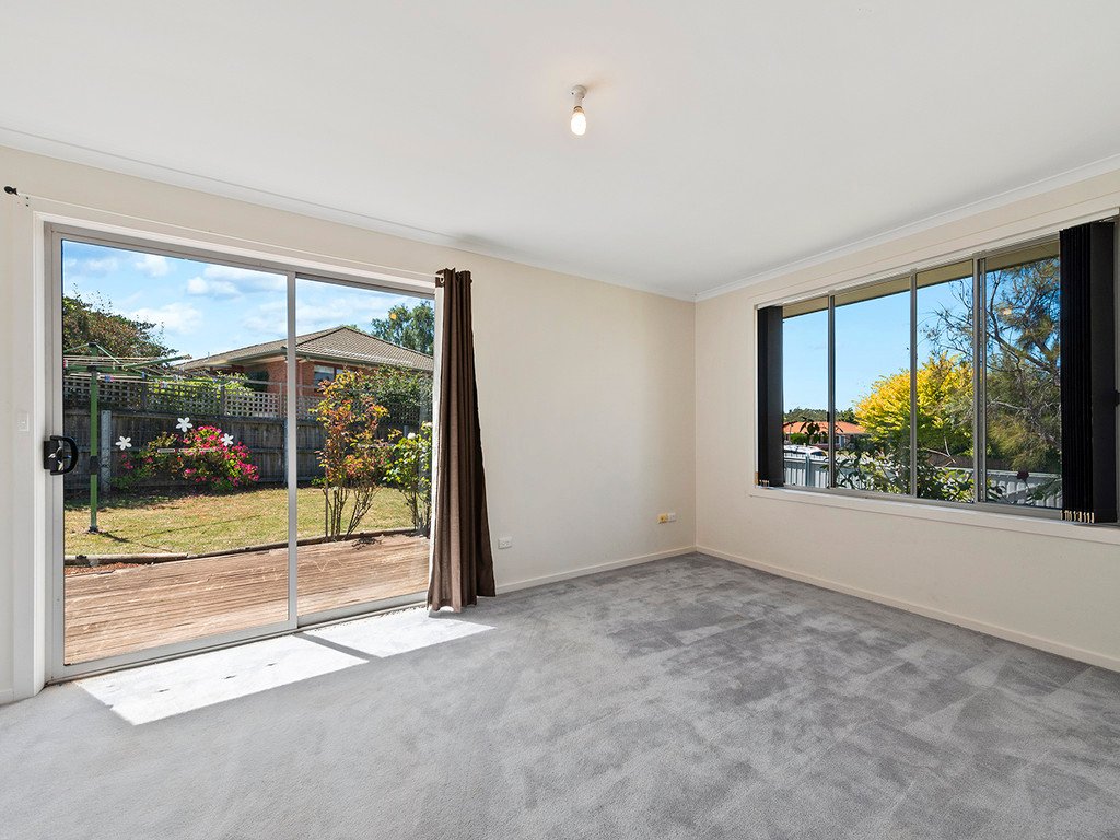 30 Thistle Down  HUNTINGFIELD 10