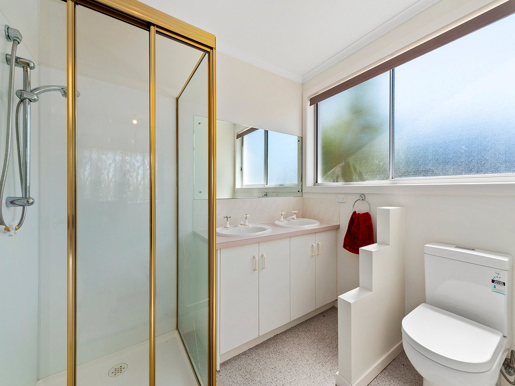 30 Thistle Down  HUNTINGFIELD 12