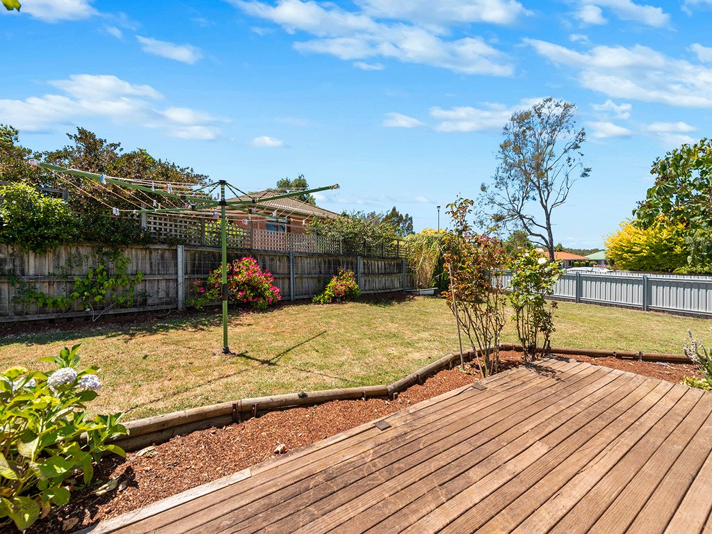 30 Thistle Down  HUNTINGFIELD 13