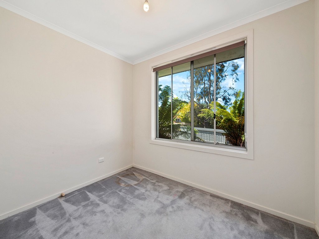 30 Thistle Down  HUNTINGFIELD 14