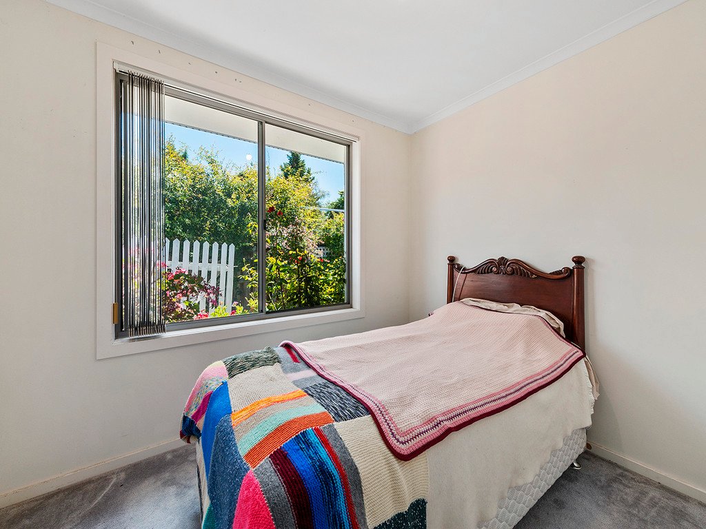 30 Thistle Down  HUNTINGFIELD 15