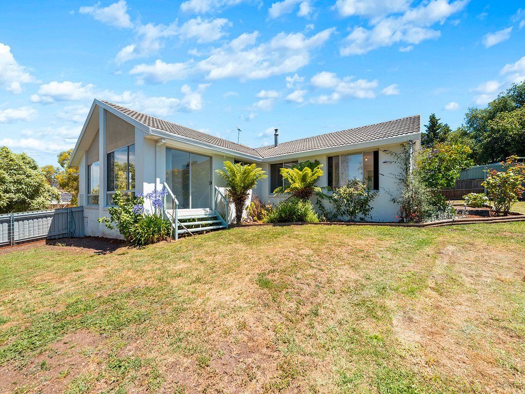 30 Thistle Down  HUNTINGFIELD 18