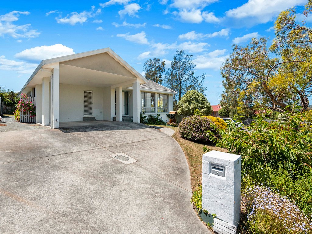 30 Thistle Down  HUNTINGFIELD 19